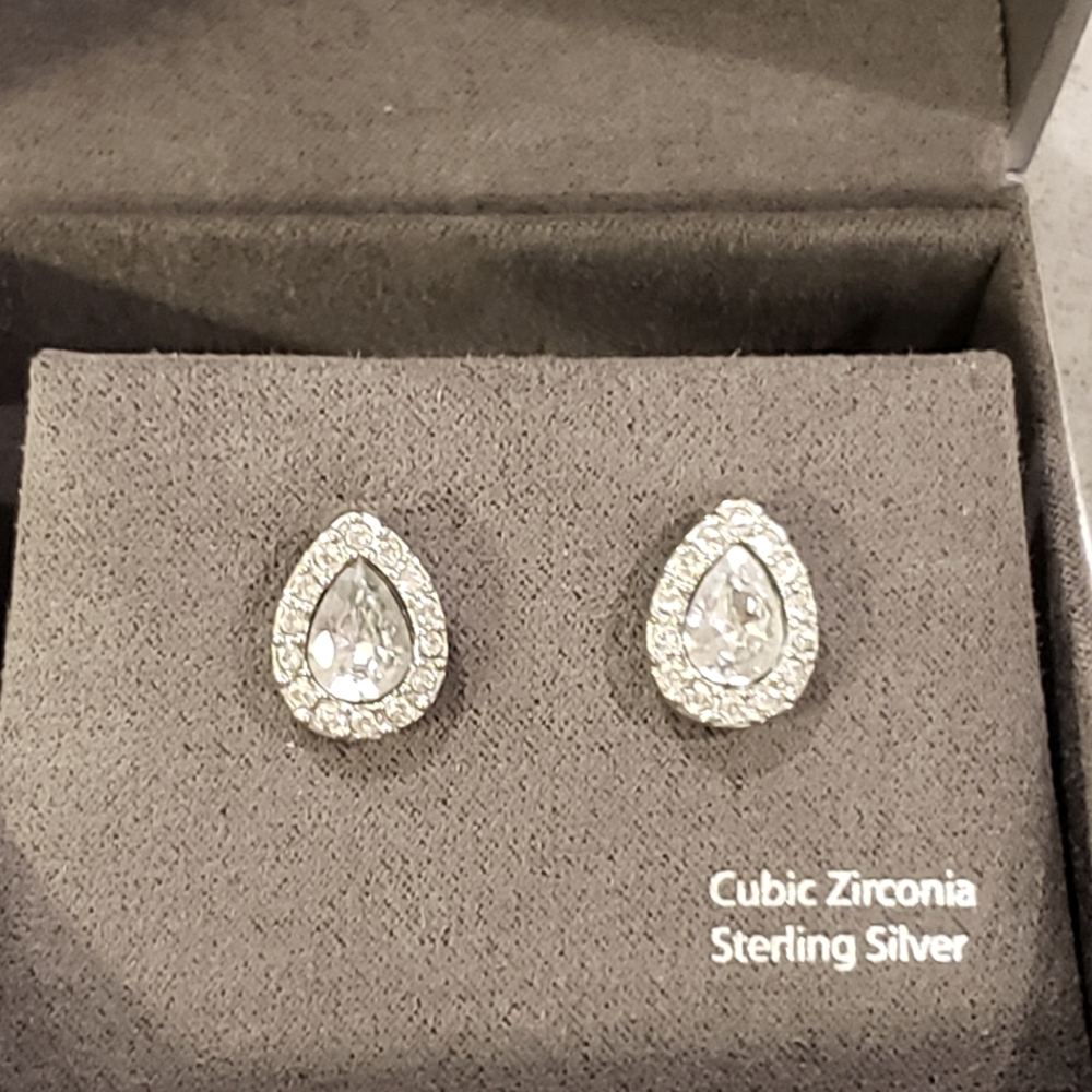 Nordstrom teardrop stud earrings